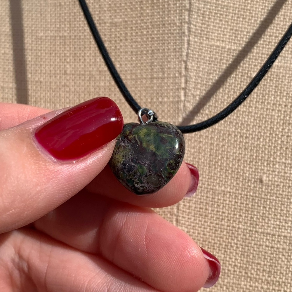 Handmade Genuine Stone Heart Amulet Necklace - Picture 14 of 15